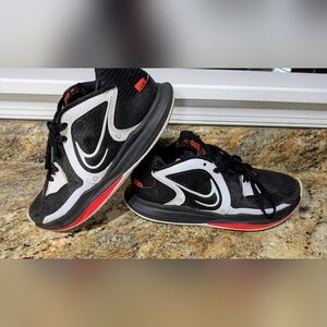 Nike mens 7 Kyrie Irving basketball shoes black red white